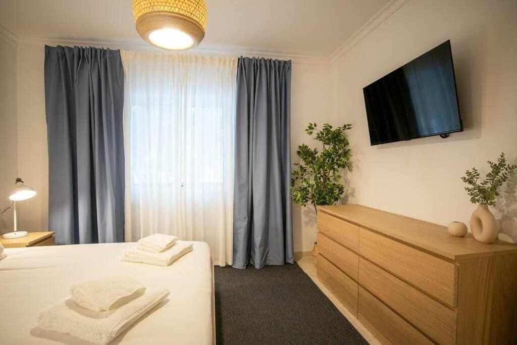 טאווירה Modern 3Br Apt W/ Lg Terrace, Bbq, Ac & Parking מראה חיצוני תמונה