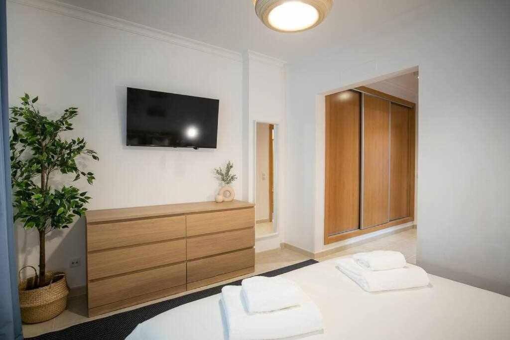 טאווירה Modern 3Br Apt W/ Lg Terrace, Bbq, Ac & Parking מראה חיצוני תמונה