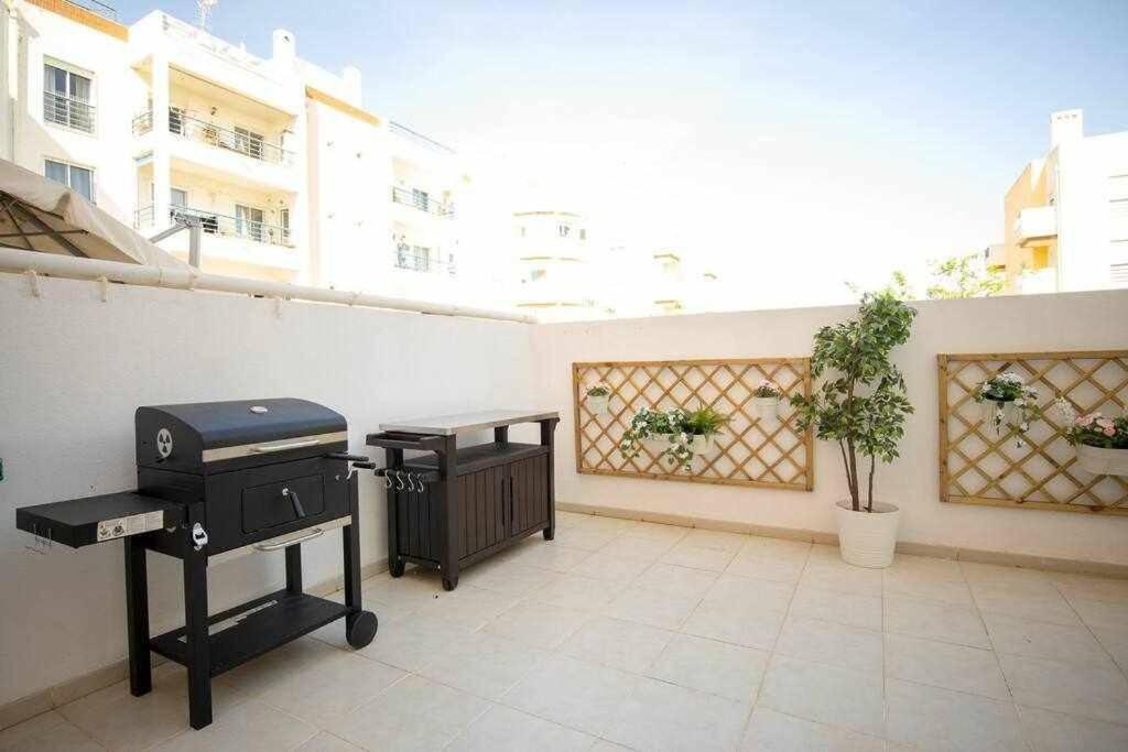 טאווירה Modern 3Br Apt W/ Lg Terrace, Bbq, Ac & Parking מראה חיצוני תמונה