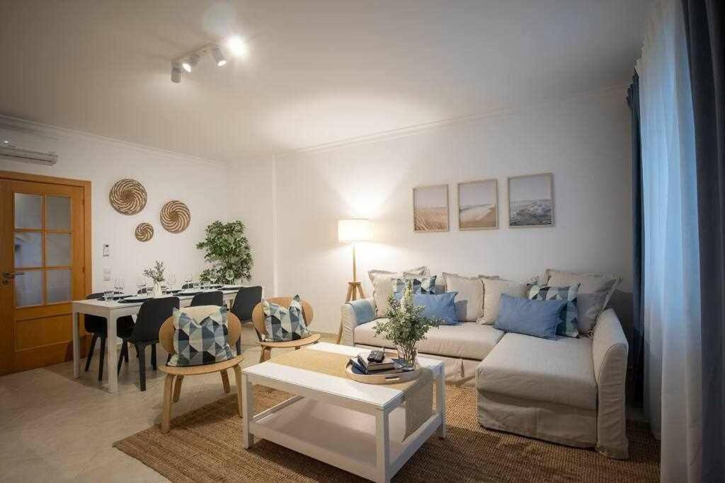 טאווירה Modern 3Br Apt W/ Lg Terrace, Bbq, Ac & Parking מראה חיצוני תמונה